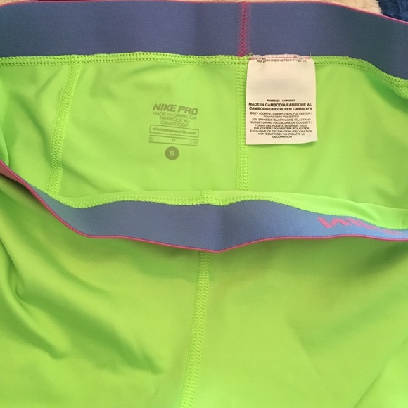Nike Pros - Picture 2 of 2
