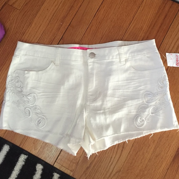 White Denim Shorts with Accents on the side