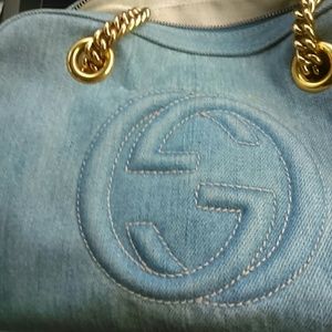 Meet your Posher, Iesha