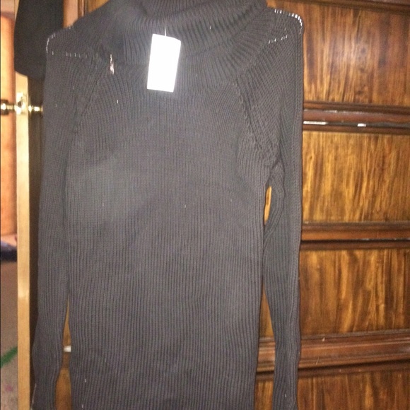 Guess black long zipper sweater
