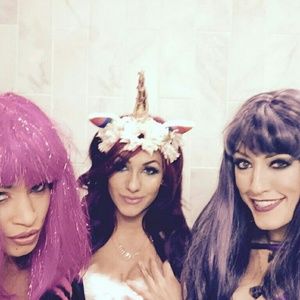 Meet your Posher, Joy