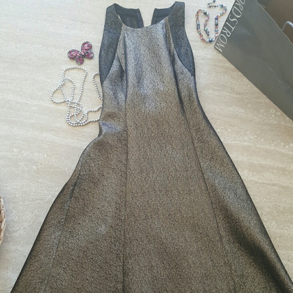 Beautiful gold and black dress - Picture 1 of 4