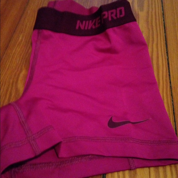 Nike Compression Shorts - Picture 2 of 2