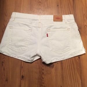 Levi's Boyfriend shorts.
