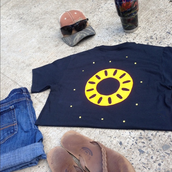 Southern Sunshine Tee - Picture 1 of 2