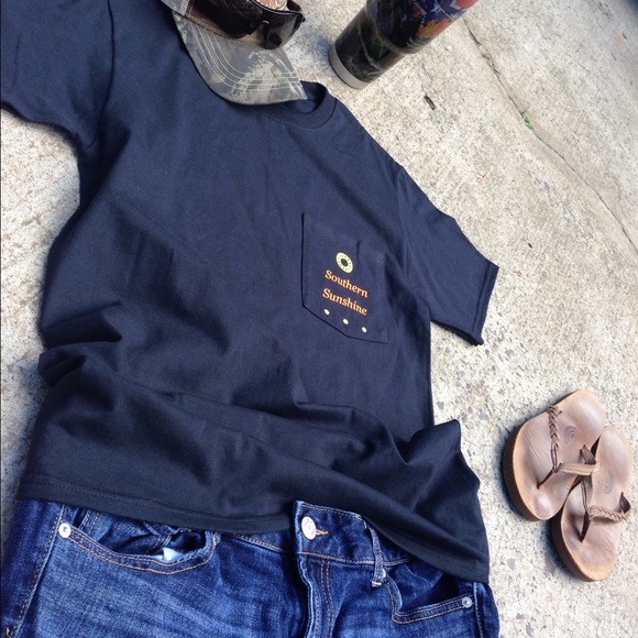 Southern Sunshine Tee - Picture 2 of 2