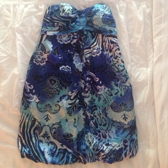 Cache Dress - Picture 4 of 4