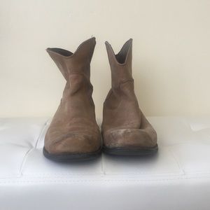 Jessica Simpson brown flat boots