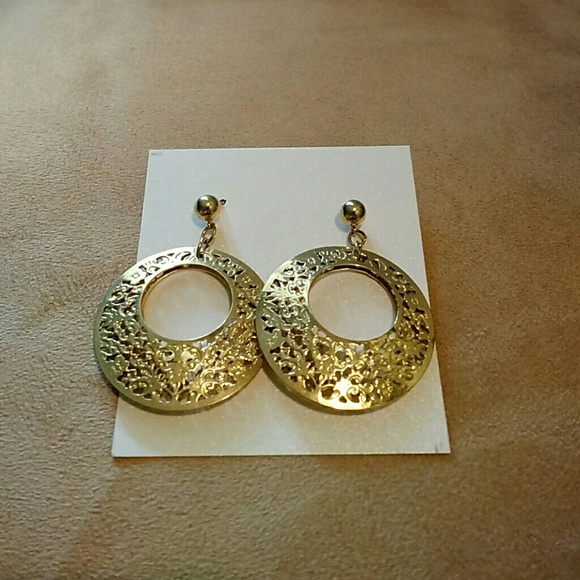 Vintage Gold Hoop Earrings - Picture 1 of 3