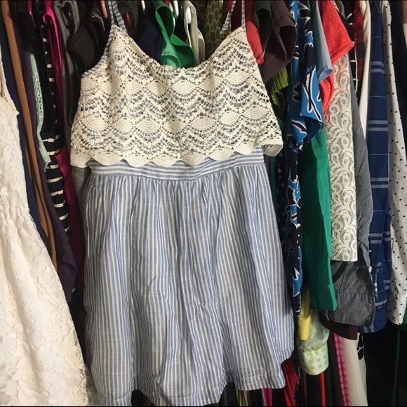 LAST CALL! Anf light dress with lace. Size large.