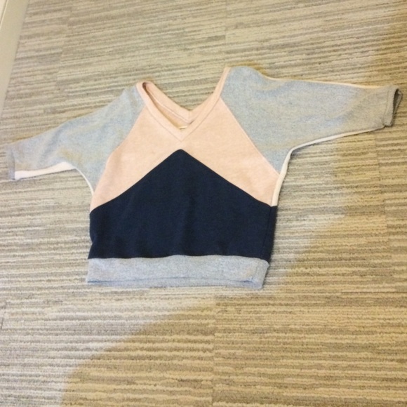 cropped 3/4 sleeve sweatshirt