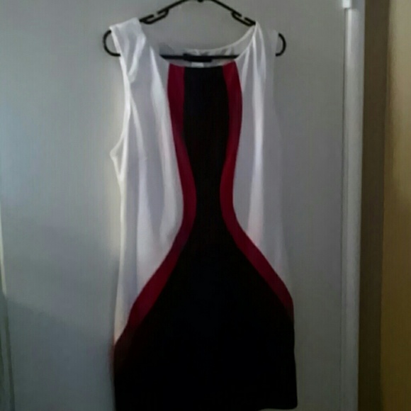 Dress - Picture 2 of 2