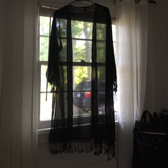 Black kimono - Picture 2 of 3