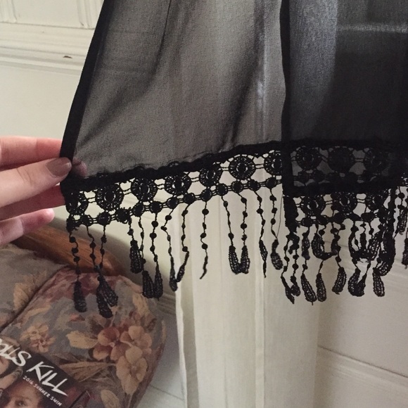 Black kimono - Picture 3 of 3