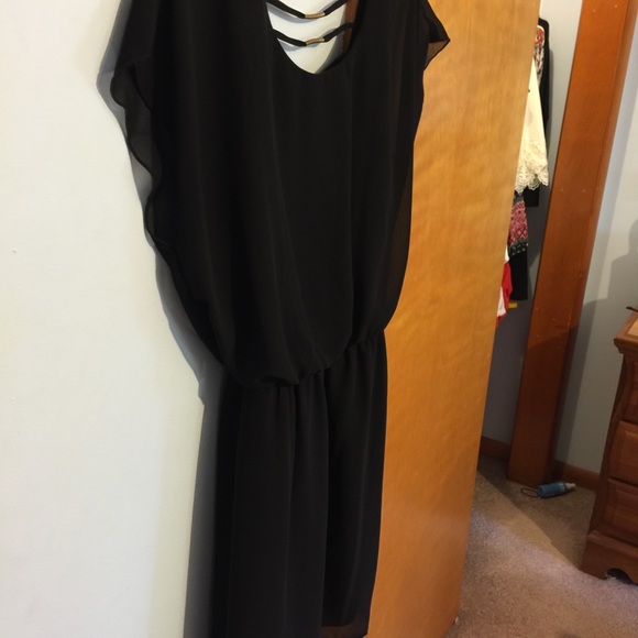 Black dress - Picture 1 of 4