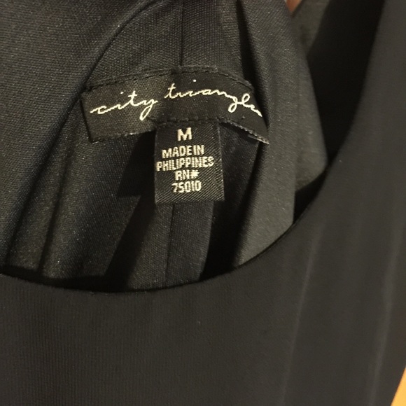 Black dress - Picture 4 of 4