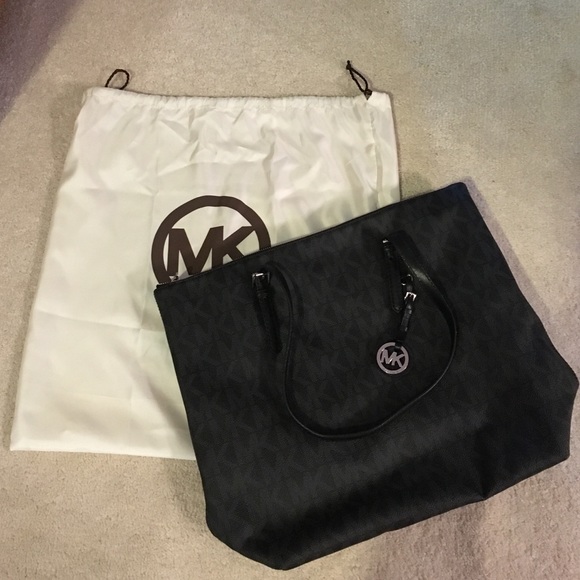 Brand new never used Michael Kors tote