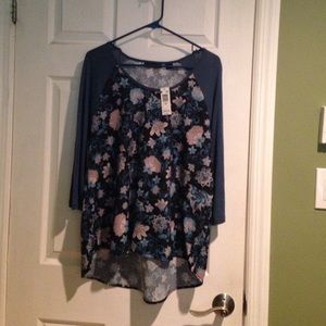 Attention Hi/Lo spring top with 3/4 sleeves