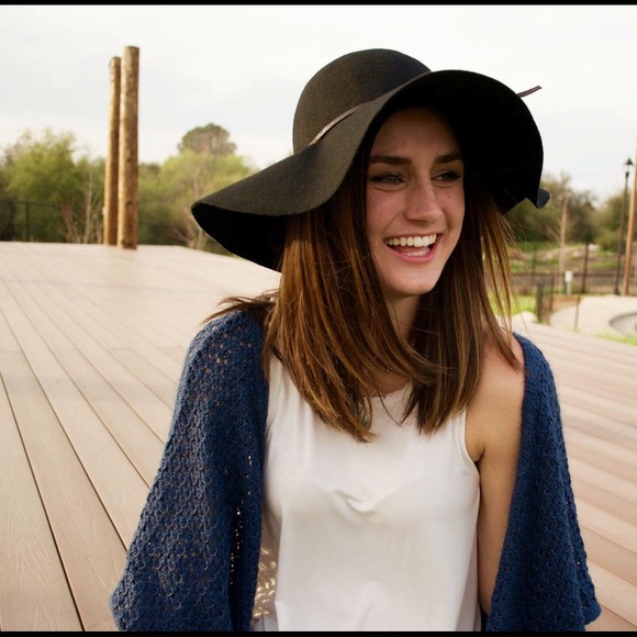 Meet your Posher, Kendra - Picture 1 of 1