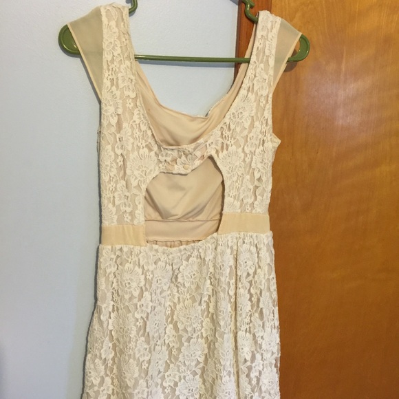 American Eagle Cream Lace Dress - Picture 2 of 4