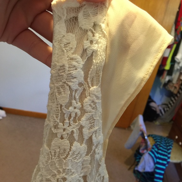 American Eagle Cream Lace Dress - Picture 4 of 4