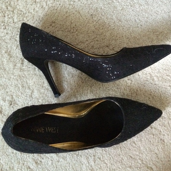 Black glitzy pump. 3 inch heel