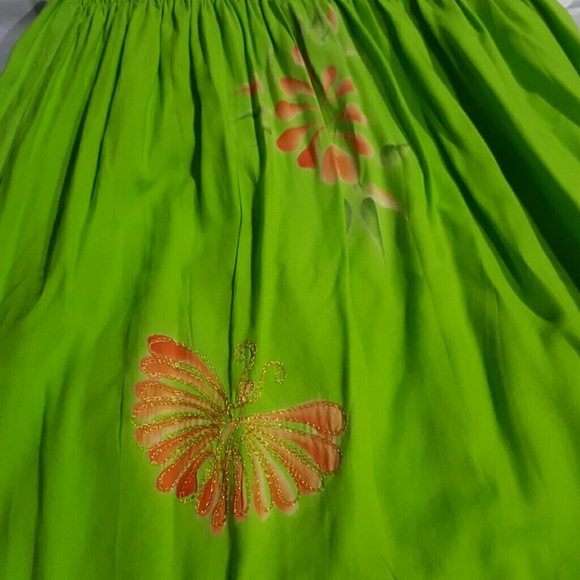 Beautiful beach cover up or summer dress - Picture 3 of 4