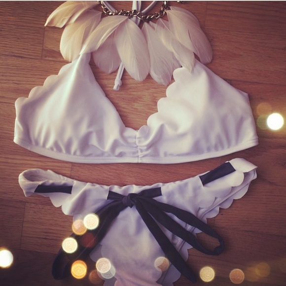 Scalloped edge top. Bottoms not included. - Picture 2 of 3