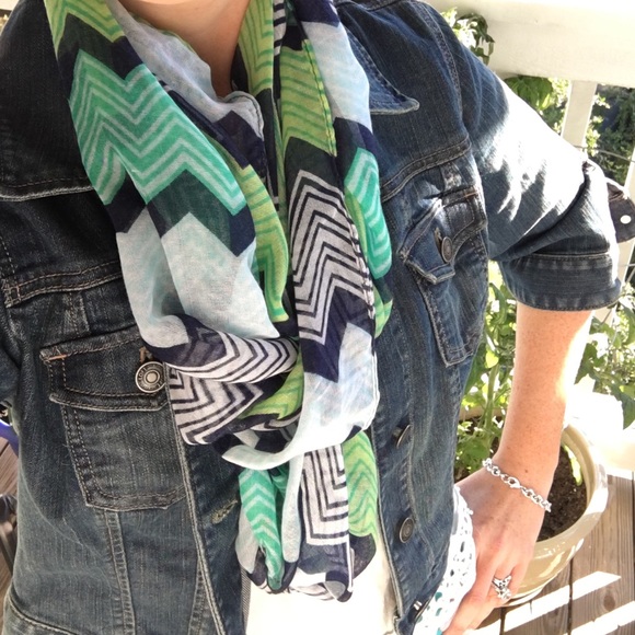 Summer scarf! ☀️☀️ never worn