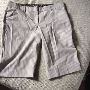 Express Capris ~ over Knee.  ~ size 10