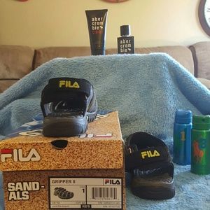 Gripper I I island sandals authentic Fila