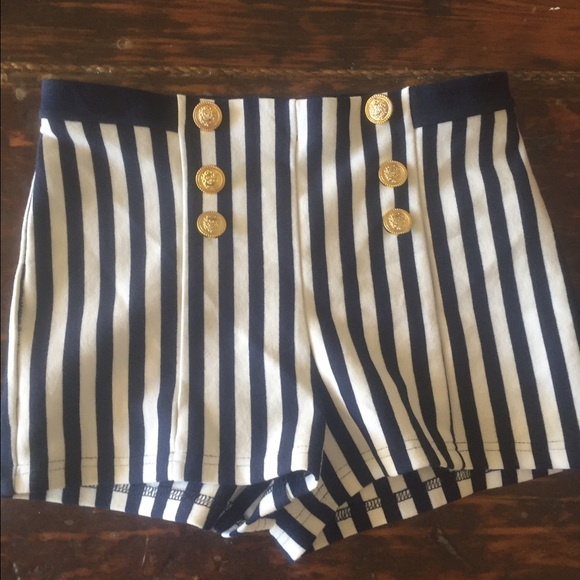Adorable nautical shorts🐳