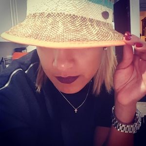 Meet your Posher, Mariela