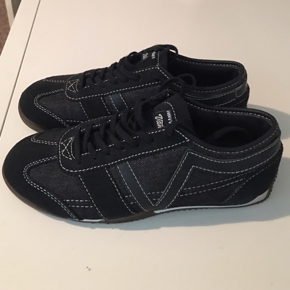 Vans navy tennis shoes - women's size 6