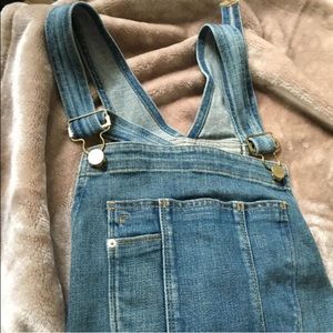 Overall skinny jeans