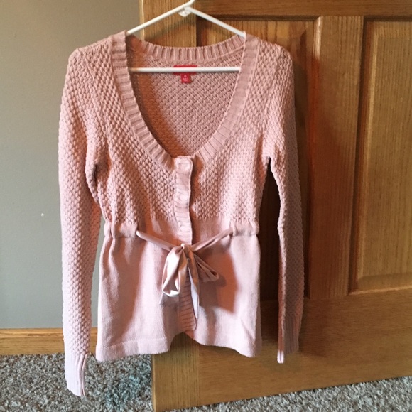 Very cute peachy sweater