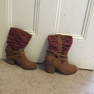 Fabric, suede boots