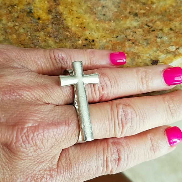 Jewelry - ●GIFTED ●TWO finger cross ring