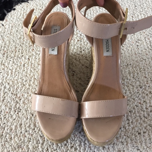 Steve Madden nude wedges