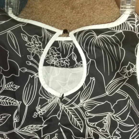 Black and white floral print dress - Picture 3 of 3