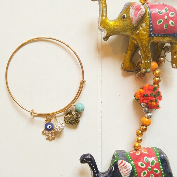 *1 DAY SALE* Hamsa Evil Eye Charm Bracelet - Picture 2 of 2