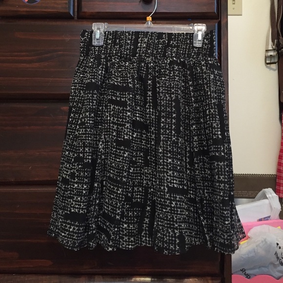 Black and white patterned skirt!