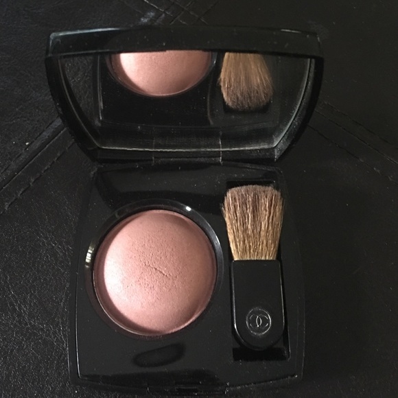 Powder blush