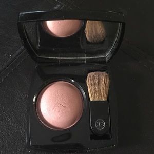 Powder blush