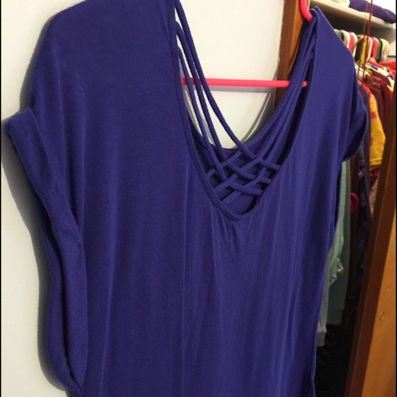 Cross back shirt - Picture 1 of 3