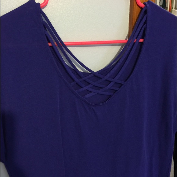 Cross back shirt - Picture 3 of 3