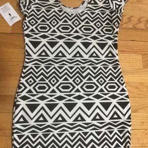 AZTEC STYLE TUNIC DRESS FITTING. M