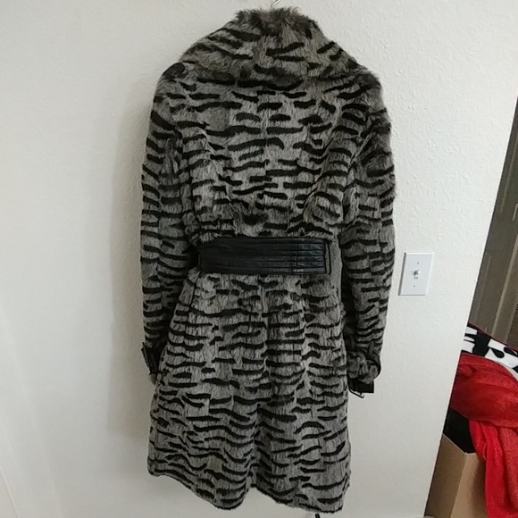 REAL FUR & LEATHER COAT - Picture 7 of 8