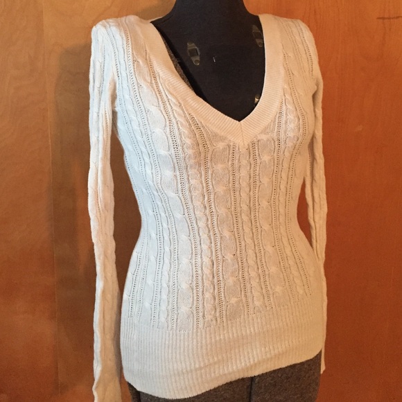 American Eagle knit sweater