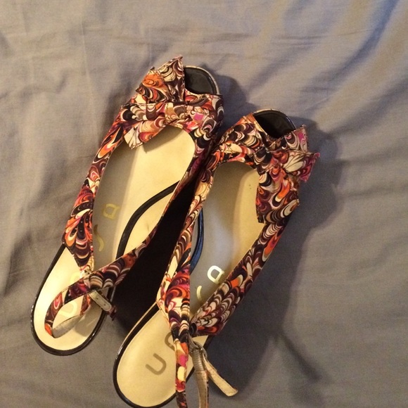 Unisa Wedges Size 9